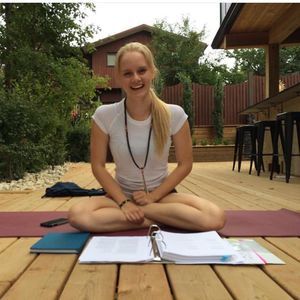 Meet your Posher, Courtney